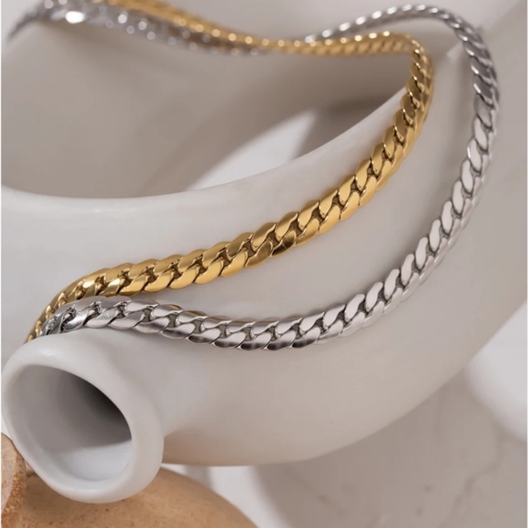 Jewelry - SALE Gold Snake Chain Necklace